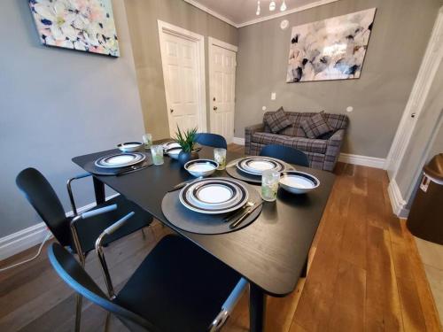 Modern Getaway, Single Bedroom Full Apartment in Niagara Falls, USA