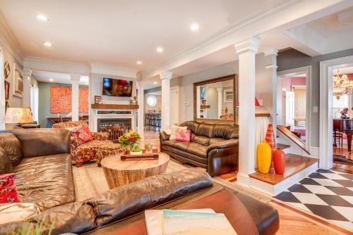 . Spacious Home ~ 4 Blocks to Asbury Park Beach!