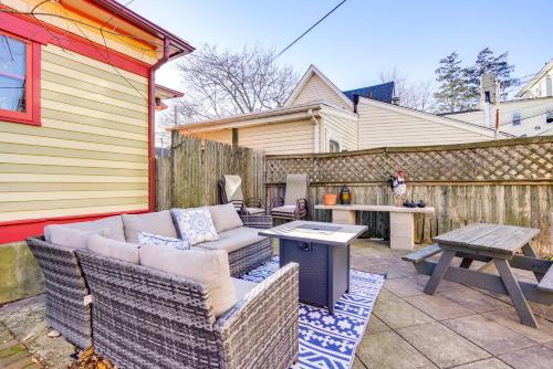 Spacious Home about 4 Blocks to Asbury Park Beach! in 阿斯伯里公園