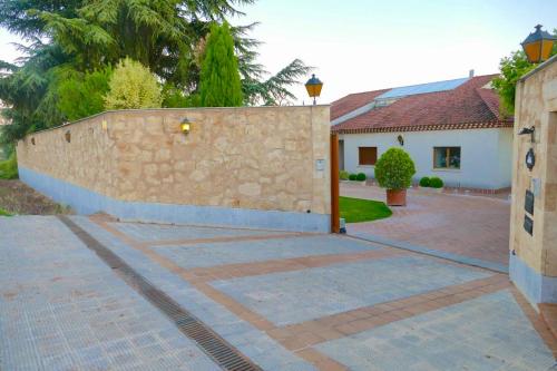 5 bedrooms house with private pool jacuzzi and terrace at Salamanca