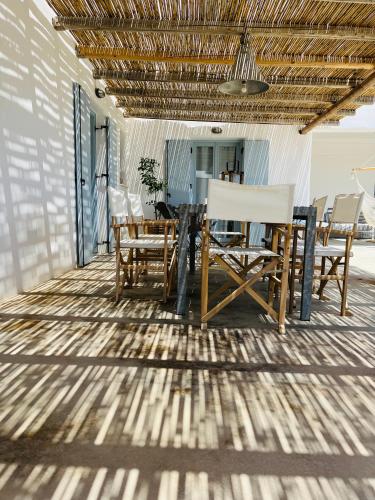 . VILLA THEIA - SELENE , appartement de charme pour 4 à 6 personnes prés de la plage et du village de Koufonissi