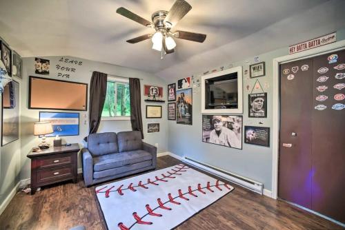 Cozy Milford Cottage on Half Acre w Deck & Grill in Milford, USA