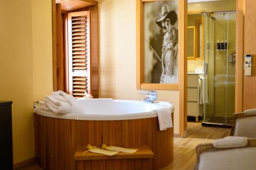 Zuhanyzó, Hotel De Martin in El Escorial