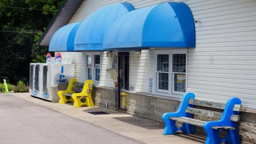 Modern 4BR House in Bloomington