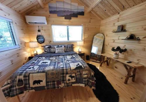 Picturesque Family Cabin with Loft in Tennessee in Sevierville, USA