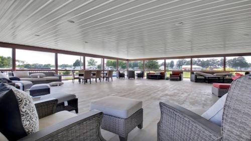 Modern 4BR House in Bloomington