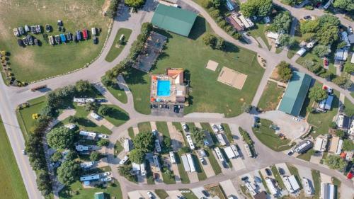 Modern 4BR House in Bloomington