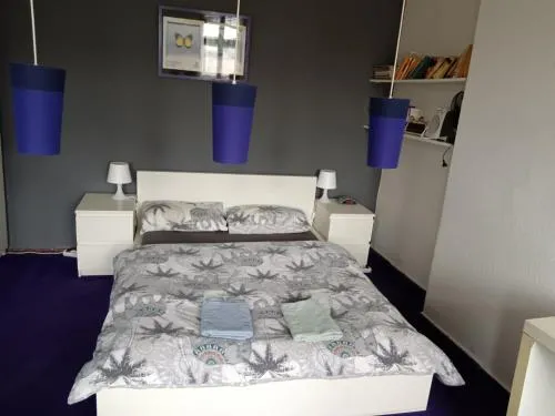 Private bedroom near Alexanderplatz in Sharing Apartment in Berlin, Deutschland
