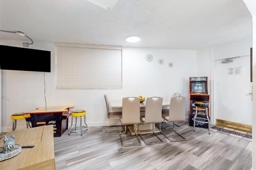 Hawaiian Inn 431 in Daytona Beach Shores, USA