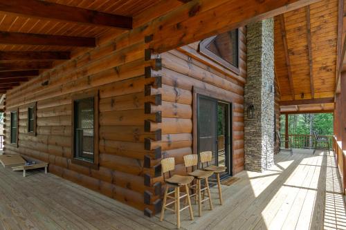 Shortoff Mountain Retreat Secluded Cabin with Access to Outdoor Activities