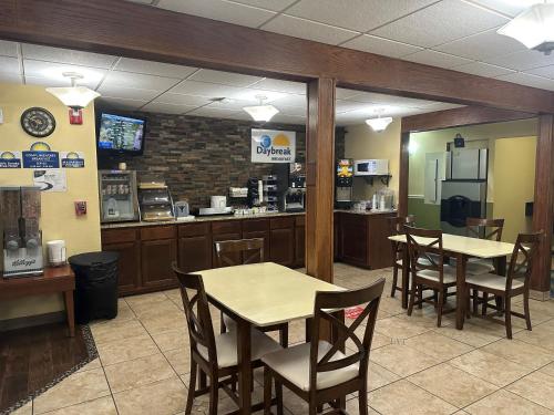 อาหารและเครื่องดื่ม, เดย์ส อินน์ แอนด์ สวีทส์ บาย วินด์แฮม กันนิสัน (Days Inn & Suites by Wyndham Gunnison) in กันนิสัน (CO)