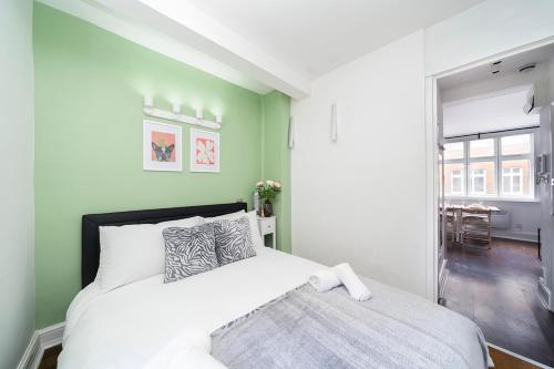 Soho Apartments F2, Лондон