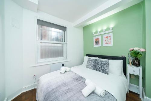 Soho Apartments F2, London (photo 3)