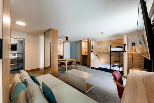 Shared room, deluxe, mixed dormitory, 6 guests