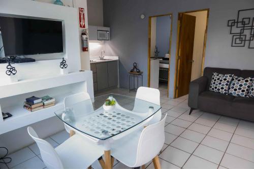 Luichy's Guest House - image 3