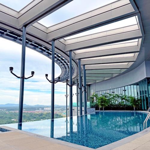 Swimming pool, Sheraton Kuching Hotel in Kuching