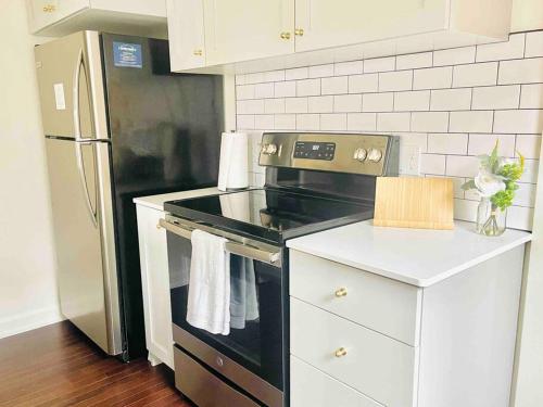 Lady Madonna Citra Flat near Tracy Aviary