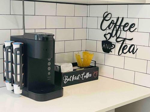 Lady Madonna Citra Flat near Tracy Aviary