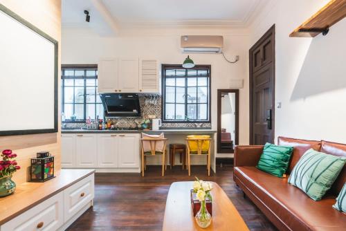Shanghai Hills&Xing 38 Family Homestay Near Line1 and Mid Huaihai Rd, Shanghai