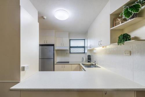 Windward 4, 3 bedroom unit ocean front, Mooloolaba (photo 6)