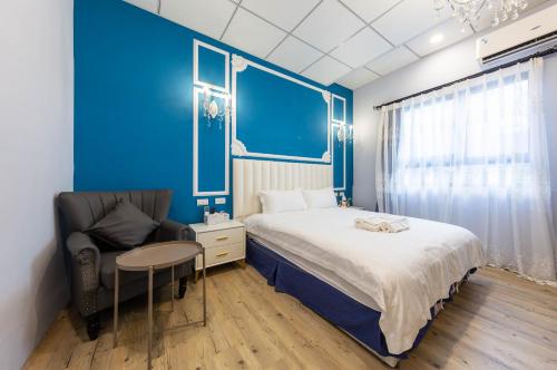room detail thumbnail 0