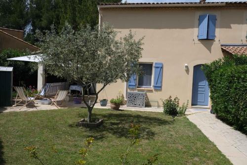 gite in vacation residence with heated pool in the heart of the alpilles, in mouriès, sleeps 2 - Location saisonnière - Mouriès