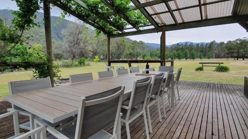 Feathertop Views and Barn