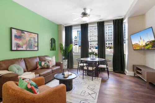 Spacious Modern Condos near French Quarter