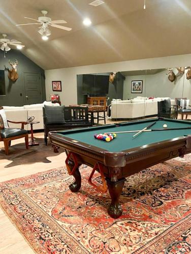 Elegant Stonegate Home Masters Rental in Martinez, USA