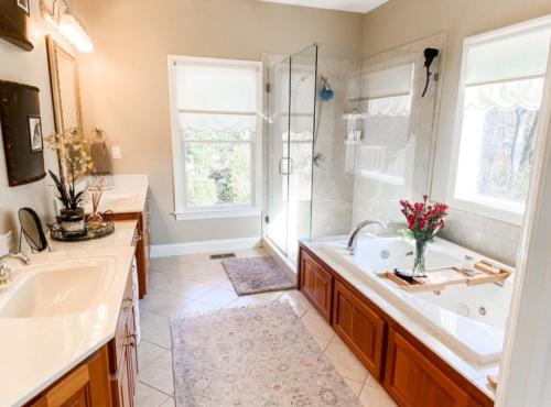 Elegant Stonegate Home Masters Rental in Martinez, USA