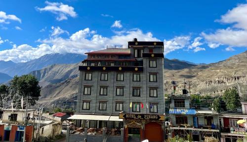. Hotel De Purang