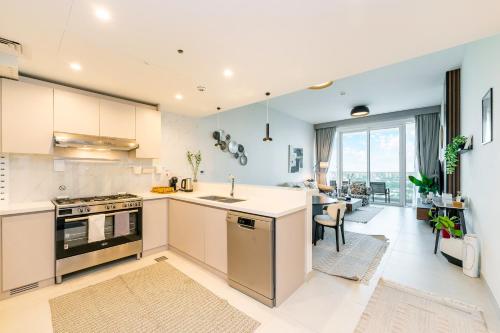 FAM Living - 2 Bedroom Home close to Dubai Frame - image 14
