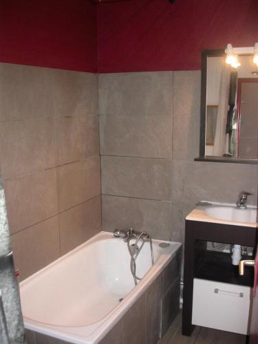 Duša, Appartement à La Plagne 1800 à 150m des pistes - Appartement 3 Pièces 7 personnes MAE-0785 (Appartement a La Plagne 1800 a 150m des pistes - Appartement 3 Pieces 7 personnes MAE-0785) in Mâcot-la-Plagne