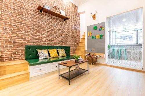 Shanghai Hills&XING 1881 Homestay Near Line2 West Nanjing Rd, Шанхай