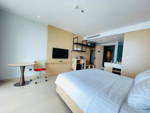 Arena Cam Ranh Nha Trang seaview resort near Airport