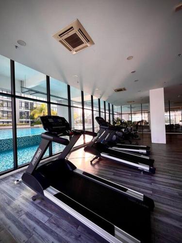 Premium Cozy Studio Near Mid Valley - image 14