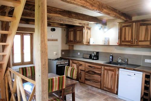 Gîte de France Gîte de coiral 3 épis - Gîte de France 2 personnes MAE-9524 (Gite de France Gite de coiral 3 epis - Gite de France 2 personnes MAE-9524) in St Merd De Lapleau