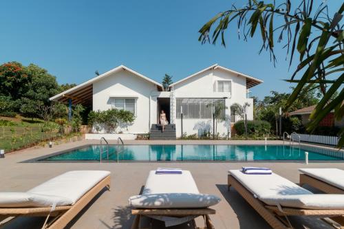 Grape County Eco Resorts in Khambale