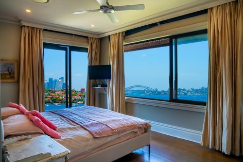 Luxury Harbour View Home in Rose Bay