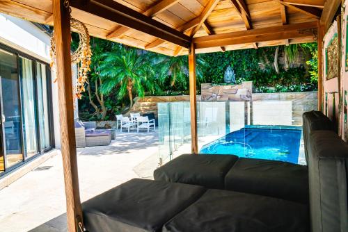 Luxury Harbour View Home in Rose Bay
