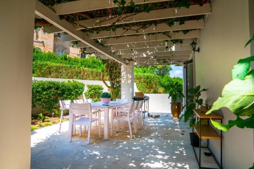 Luxury Harbour View Home in Rose Bay