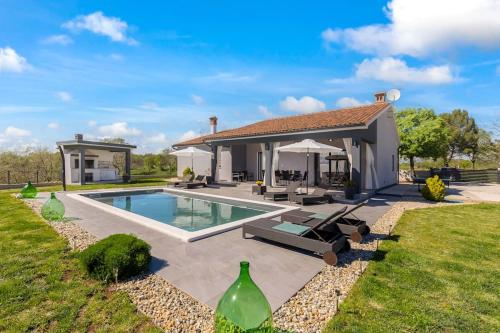 Villa My Ivana by Istrialux – khách sạn tại Krmed