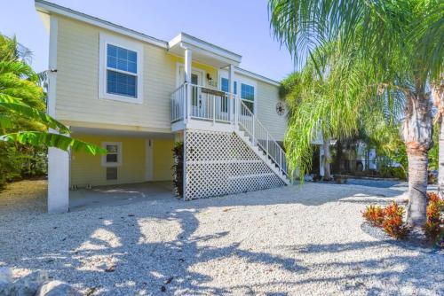 Loggerhead Lagoon - Modern Waterfront Home in Sugarloaf Shores (FL)