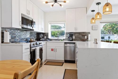 Wicker & Wine - Location Hot Tub & Gated Yard in Fort Lauderdale, USA