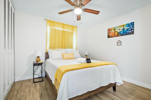 Ixora16 Heated Pool, mins to beach, airport, USSSA, Cruise Port, 1h to Disney in Melbourne, USA