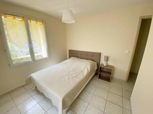 Vue mer au coeur de Saint Mandrier, 3 chambres, climatisation, wifi (fibre) in แซงต์ มองดรีเย ซูร์ แม