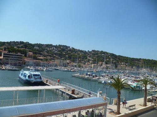 Vue mer, WIFI, coeur du village, piscine, tennis ...Tout à pied