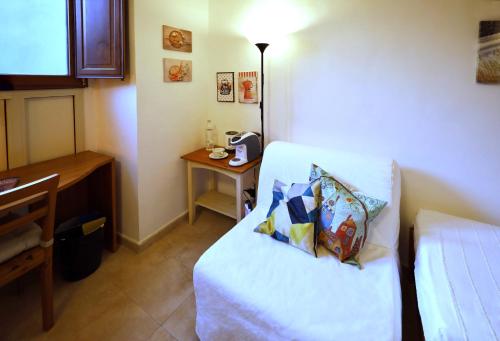Single Room with Private Bathroom image 7