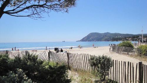 Pleine vue mer, climatisation, plage à deux pas, Tout à pied