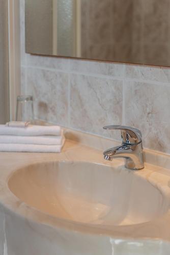 Hotel Tiffany - image 8